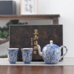 High-end handmade blue-and-white beauty teapot, household Gongfu tea set, used for brewing tea in teapot and cups. Model E51. 6
