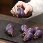 Yixing purple sand eggplant tea pet handmade bionic plants vegetables fruits purple qi eastward tea set ornaments sculpture