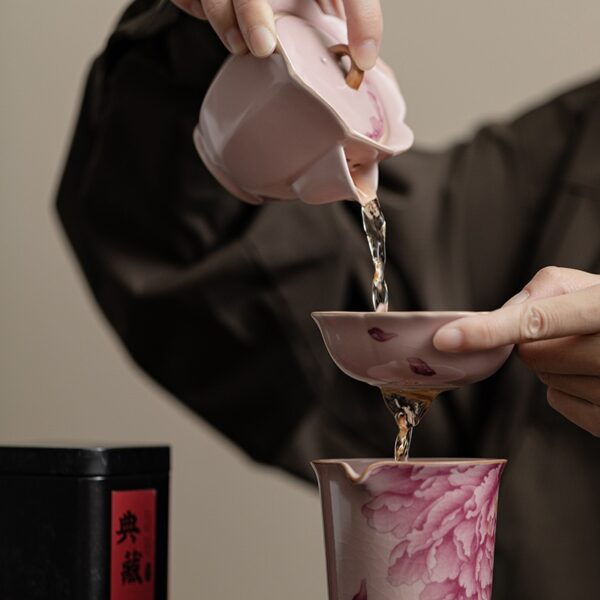 Peony Elegance" Ru Ware Ceramic Tea Strainer Set - Pink Floral Infuser with Drip Base